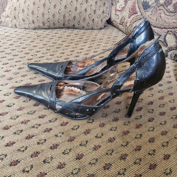 Extreme Pointy Toe Heels Costume Prop - Picture 4 of 8